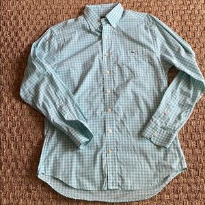 Vineyard Vines men’s button down long sleeve shirt